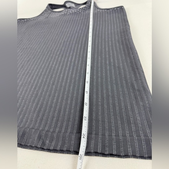 Athleta Women’s Gray Horizon Workout Tank Top Extra Large Style #777519-02 - Picture 7 of 10